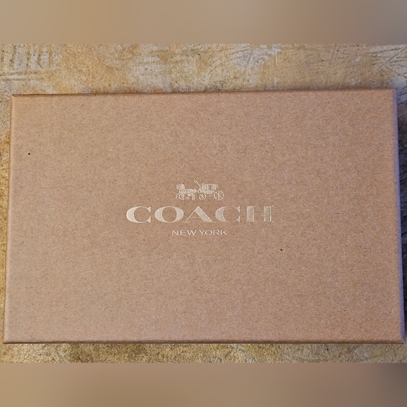 Coach Boxed Mini Wallet On A Chain Electric Red - Picture 2 of 4